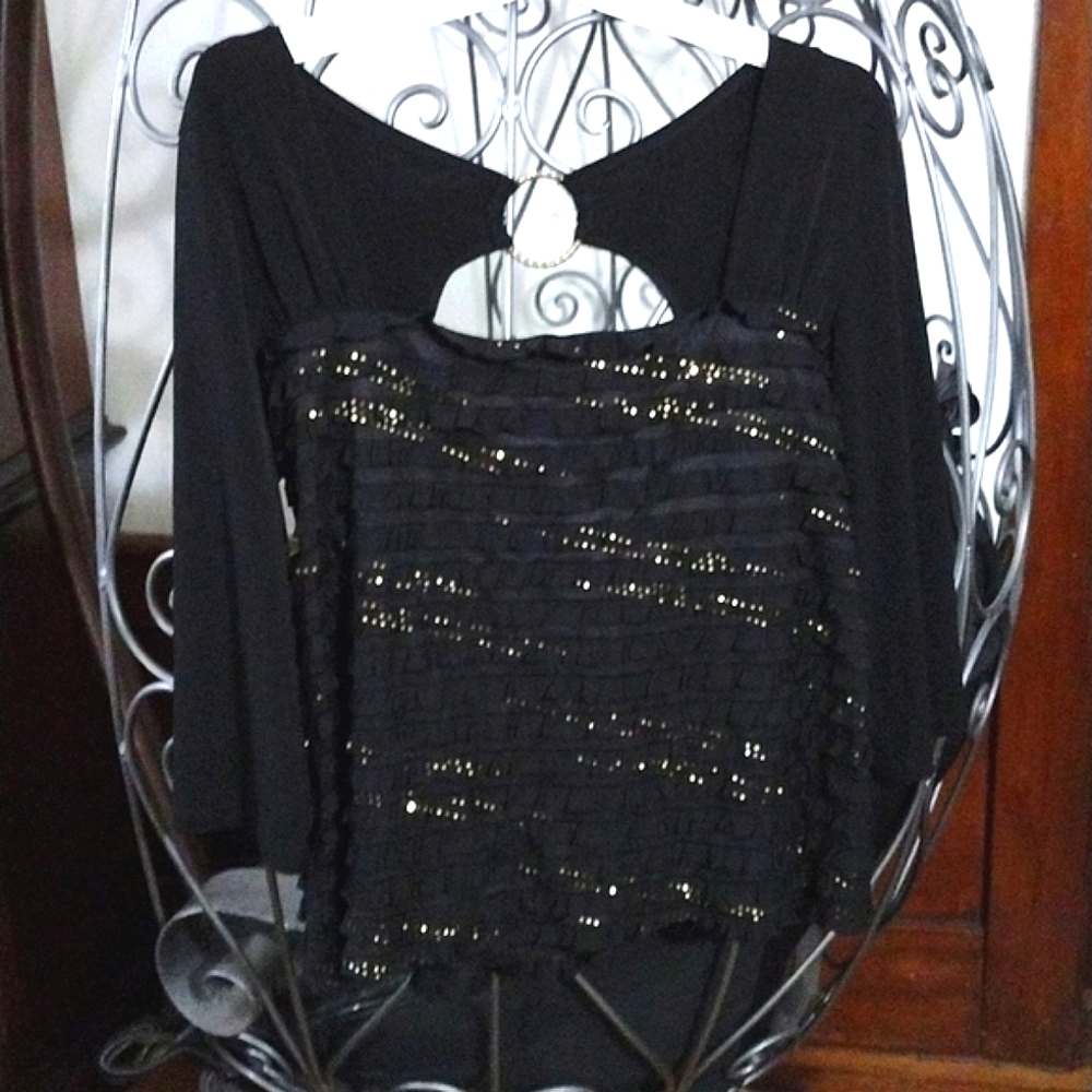 AGB Women's Ruffled Black & Gold Top 3/4 Sleeve with Gold Ring on Back Size 1X